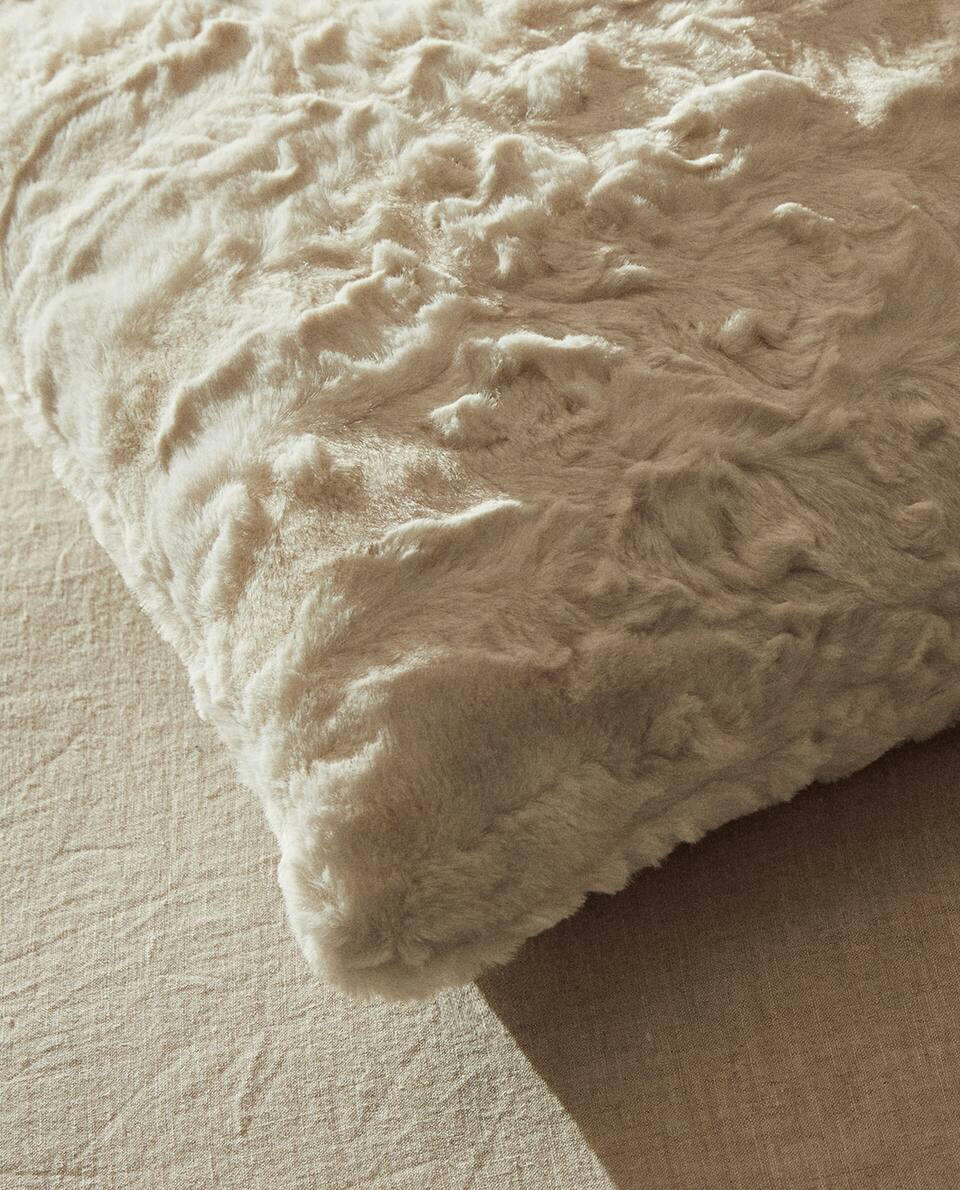 FUR CUSHION COVER