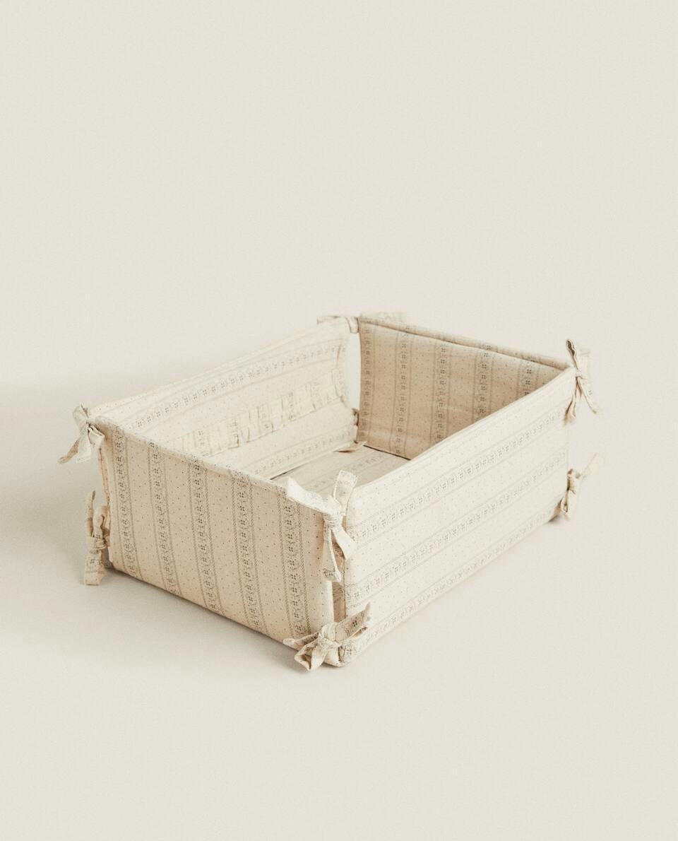 LINEN ORGANISER WITH BORDER