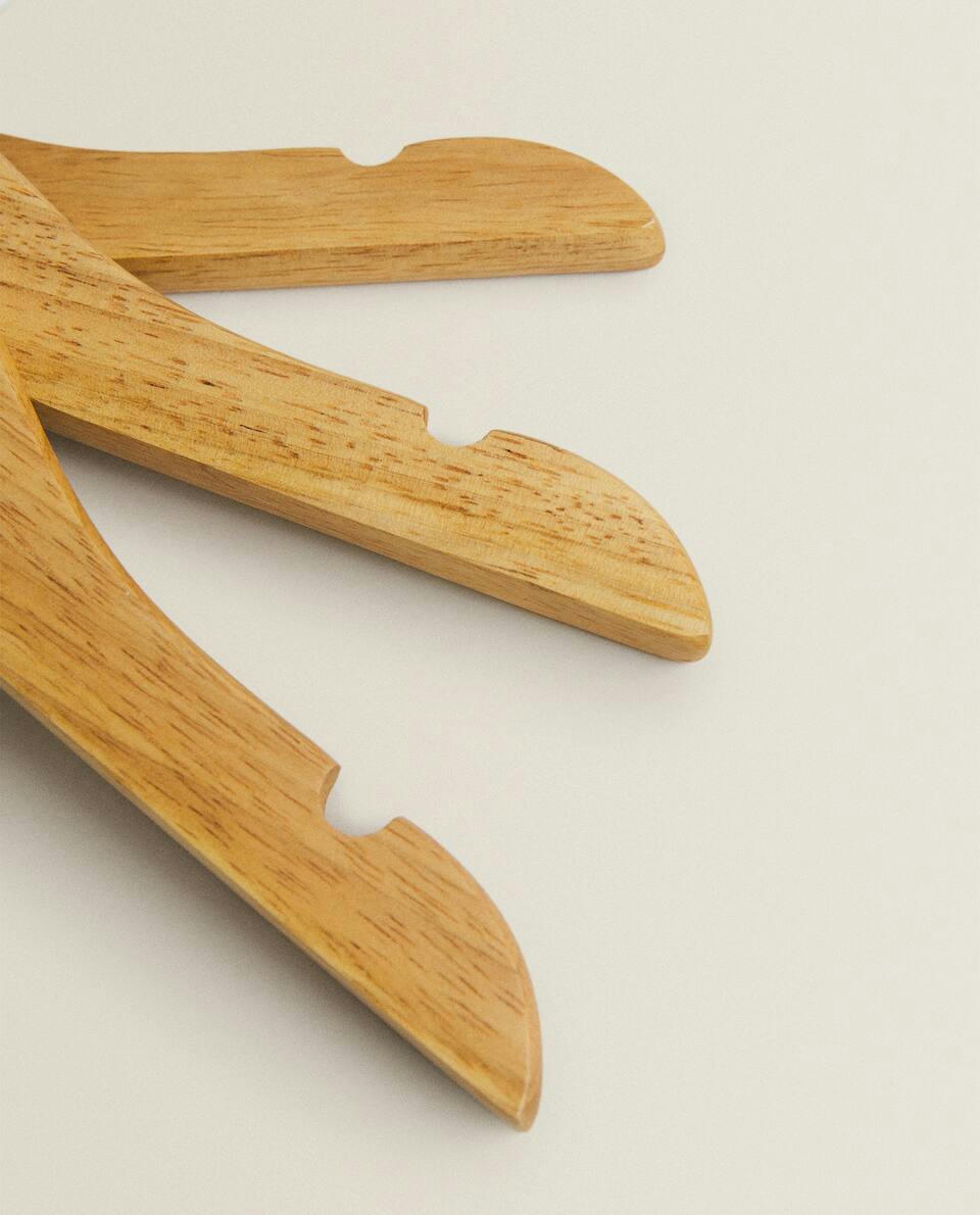 WOODEN BABY HANGER (PACK OF 3)