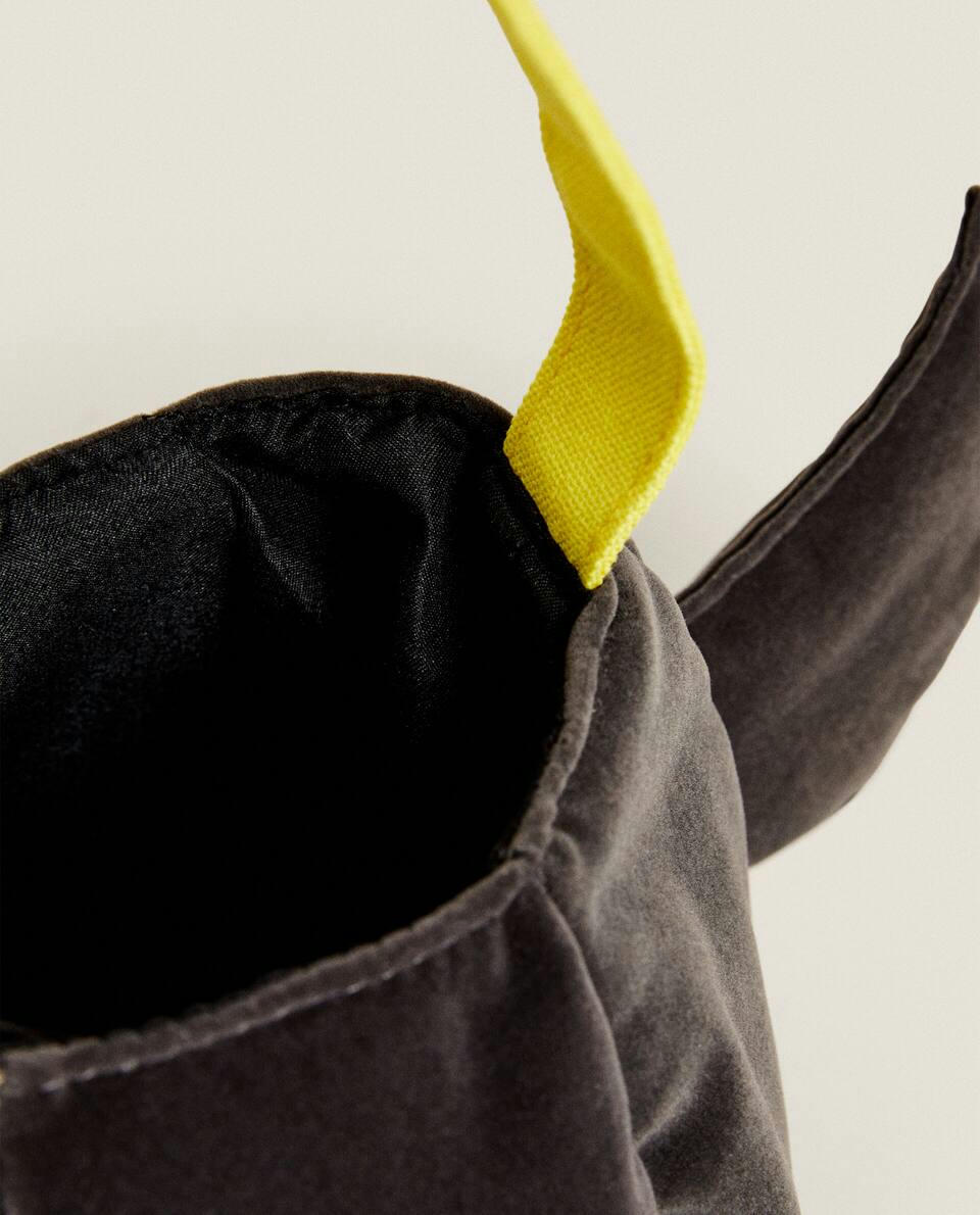 KIDS’ HALLOWEEN BAT CANDY BAG