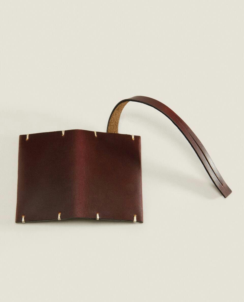 LEATHER TRAVEL LABEL