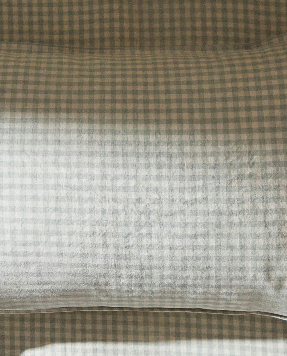 CHECK PILLOWCASE