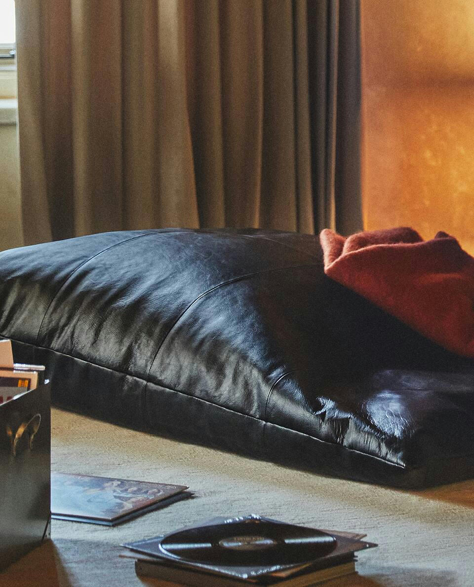 SEAMED LEATHER POUFFE