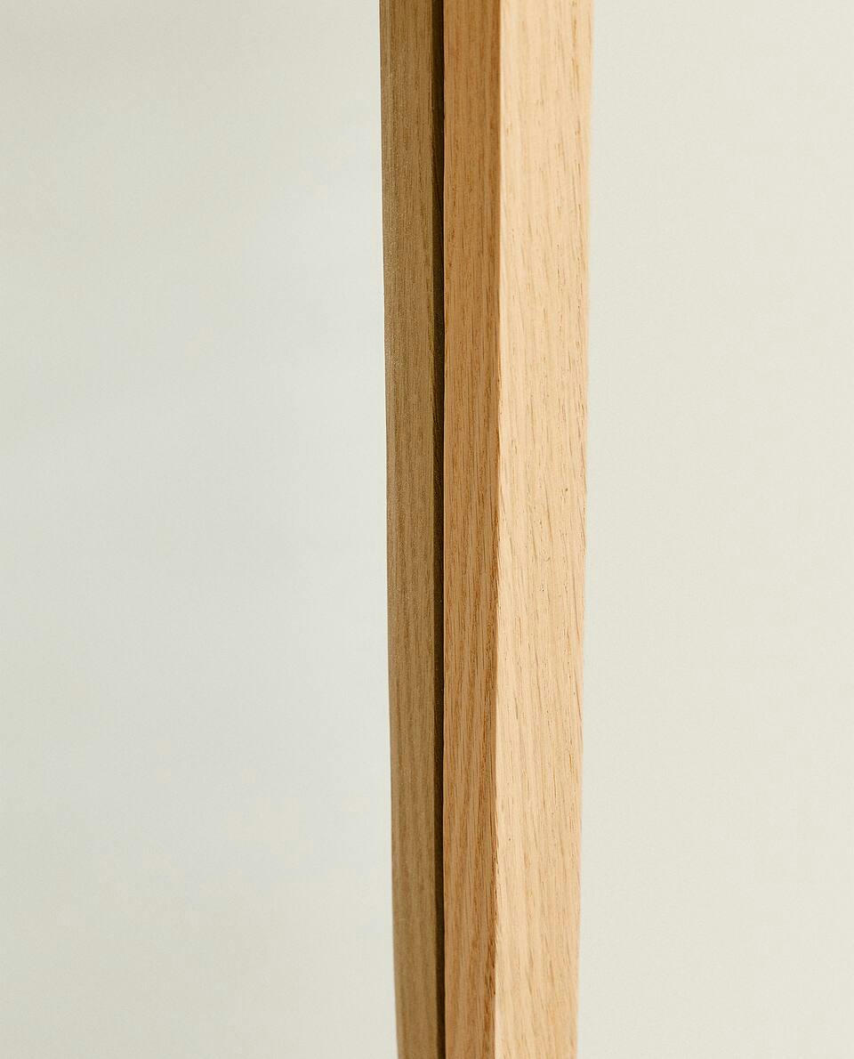 ROUND VERTICAL MIRROR WITH FRAME