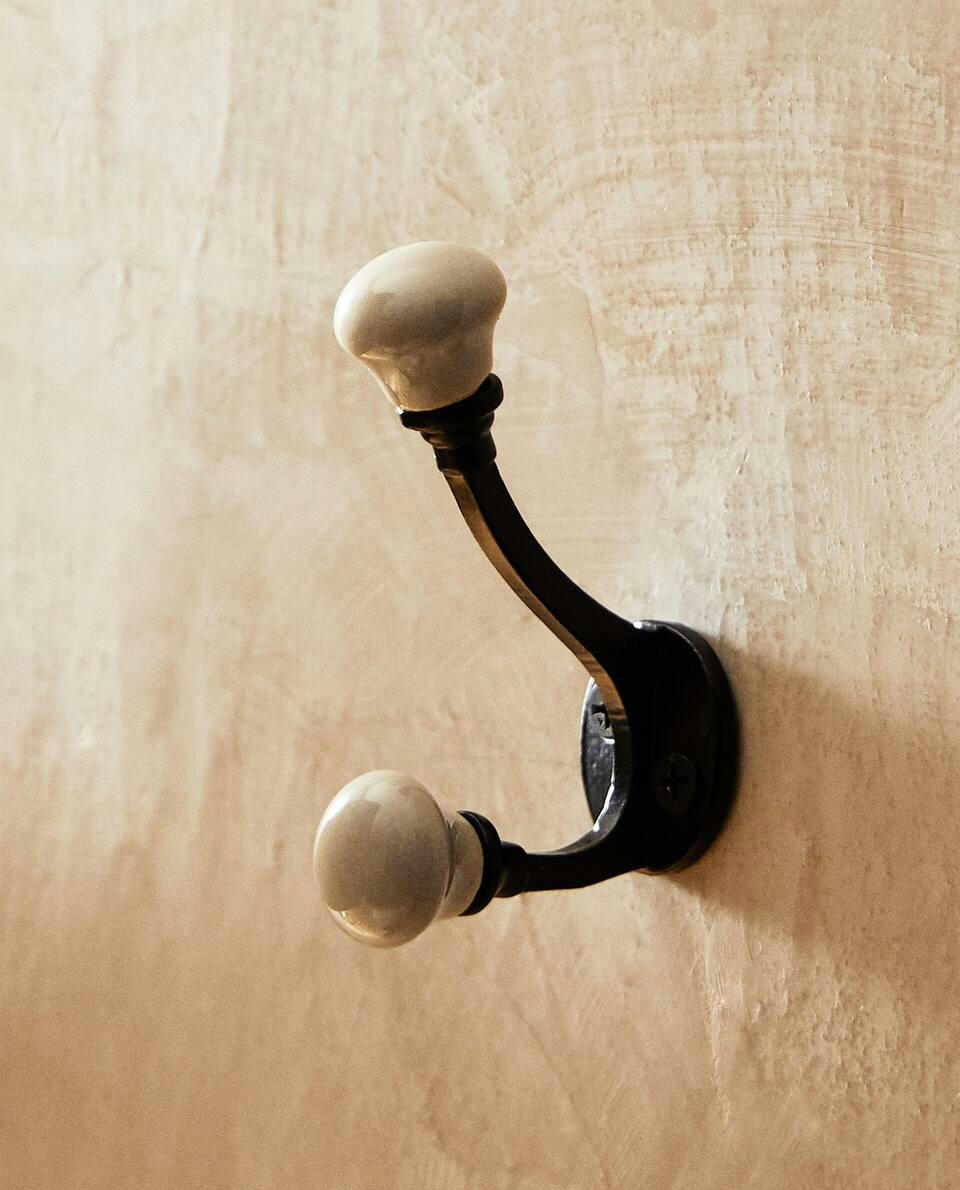 CERAMIC HOOK