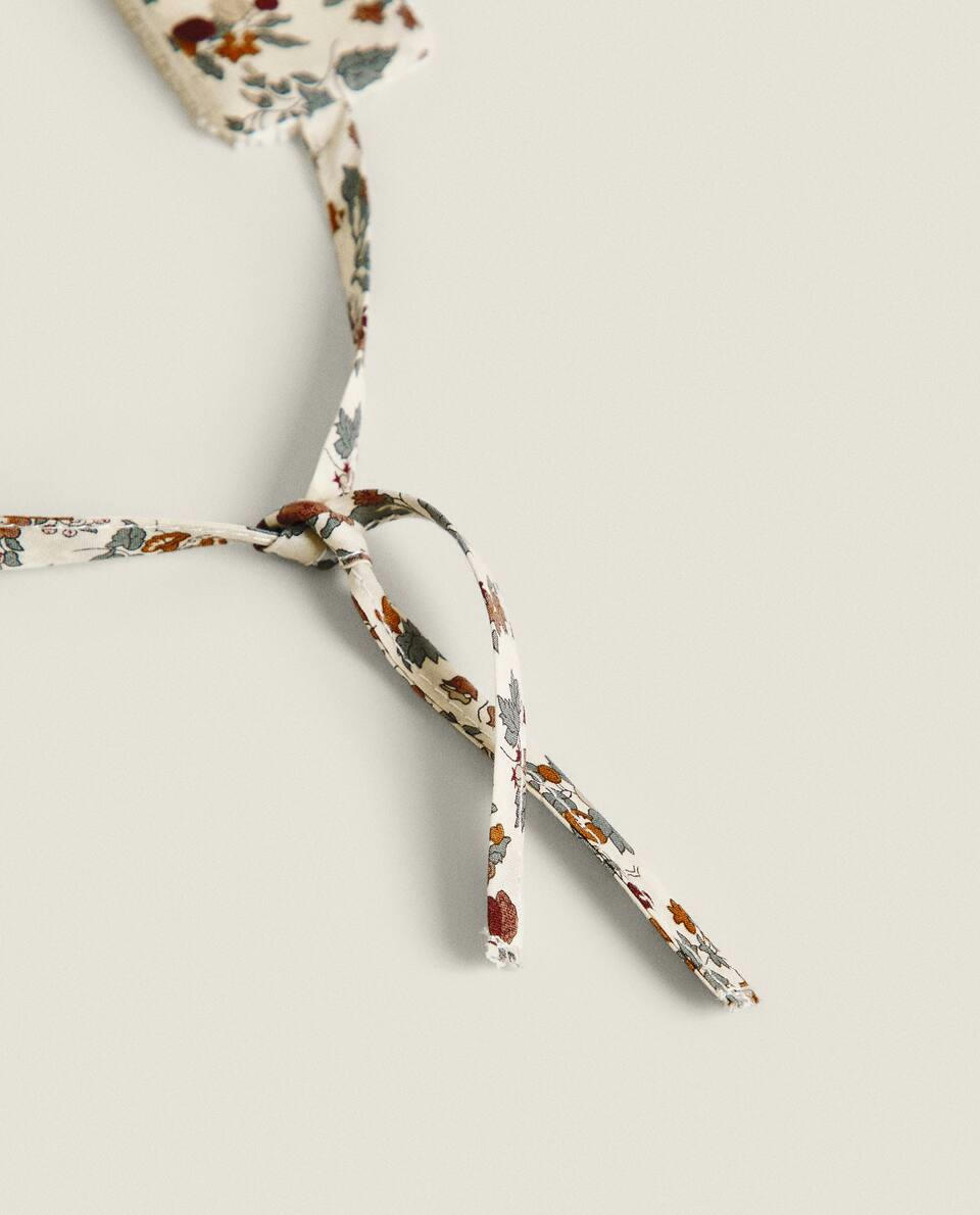 FLORAL PRINT FABRIC CHILDREN'S BIB