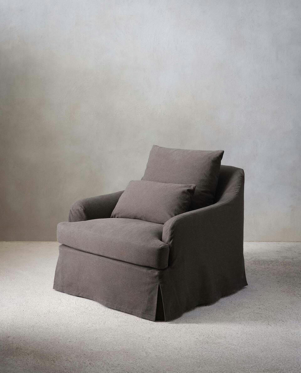 ARMCHAIR 01