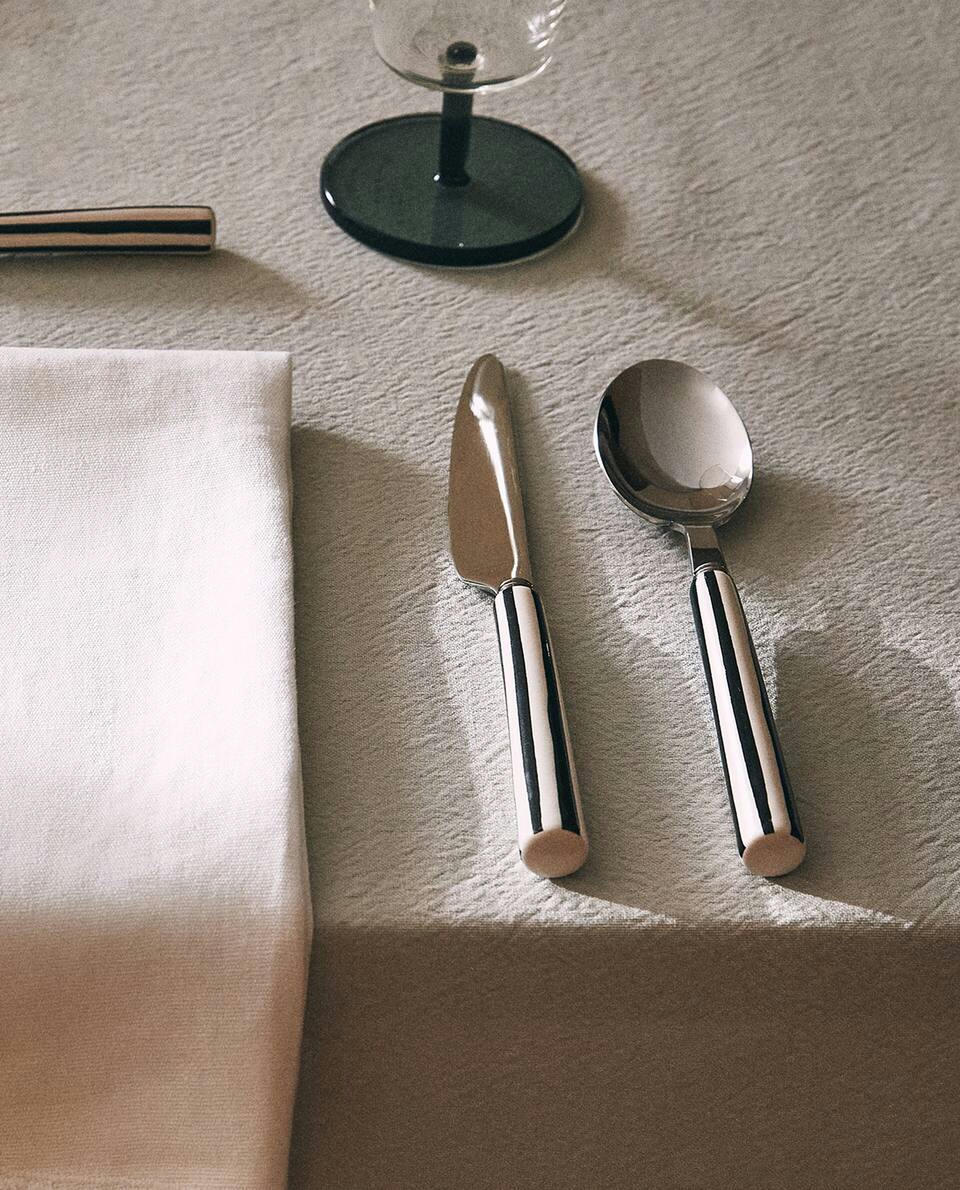 STRIPED CUTLERY SET (4 PIECES)