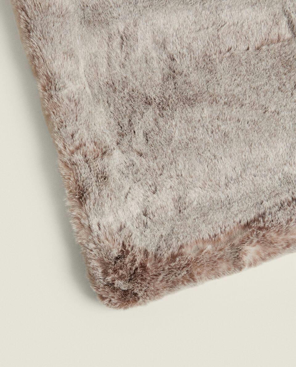 FAUX FUR BLANKET