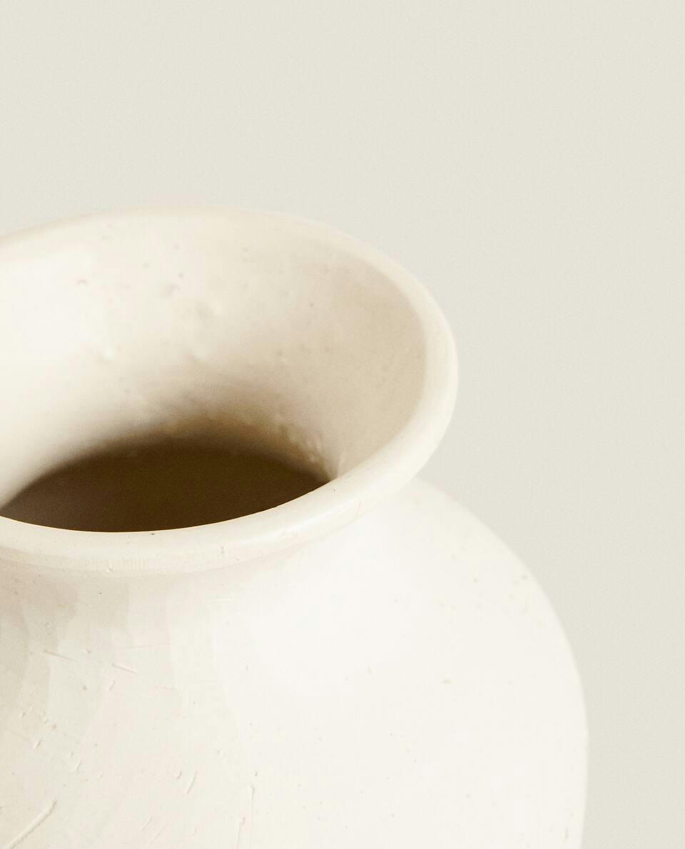 TEXTURED CERAMIC VASE