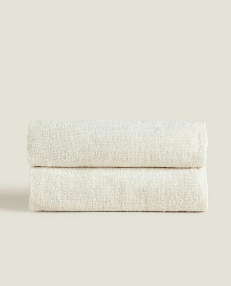 CHUNKY CHENILLE BLANKET