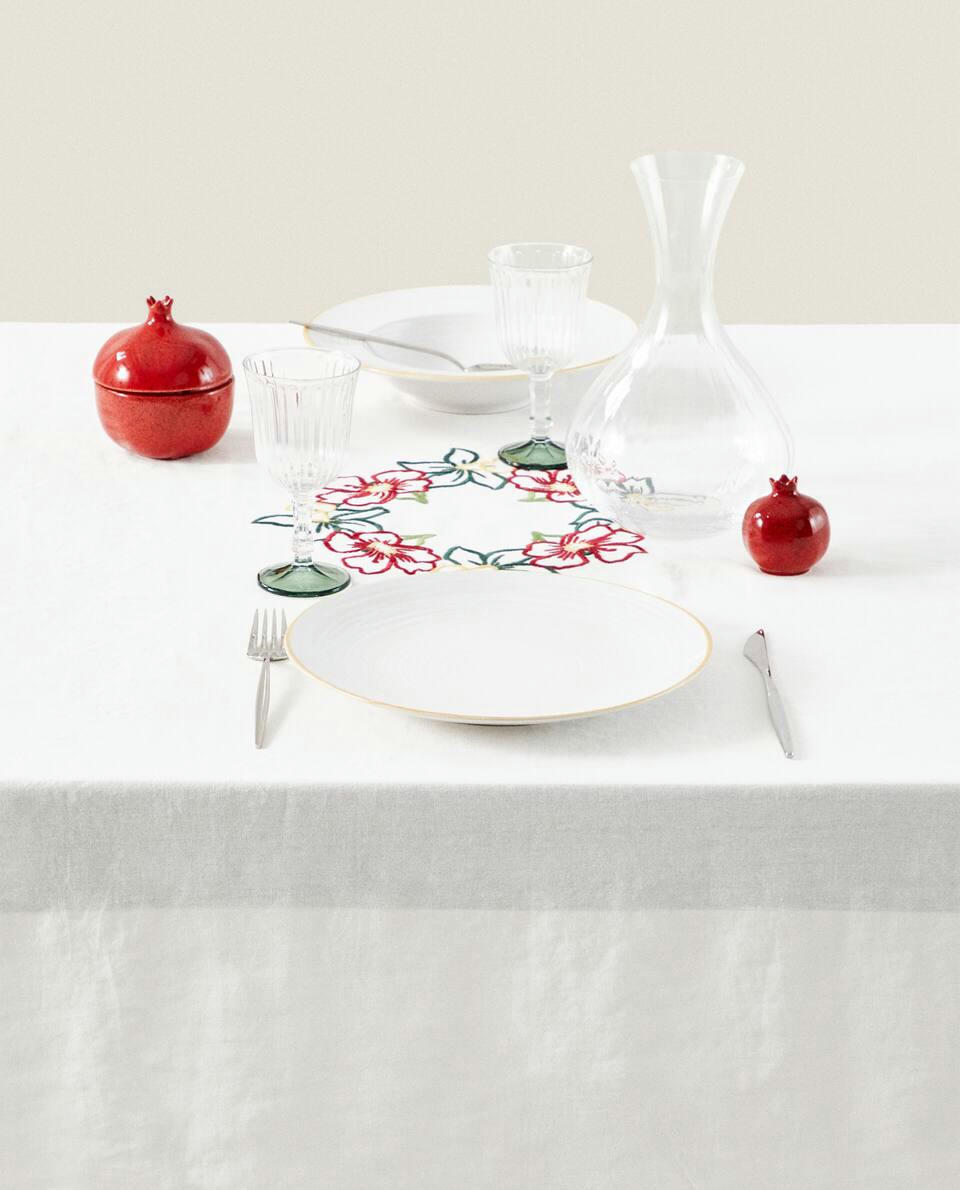 RAMIE TABLECLOTH WITH FLORAL EMBROIDERY