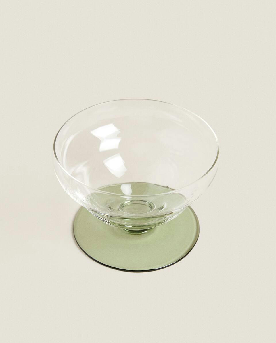 ICE-CREAM CUP WITH A COLOURED BASE