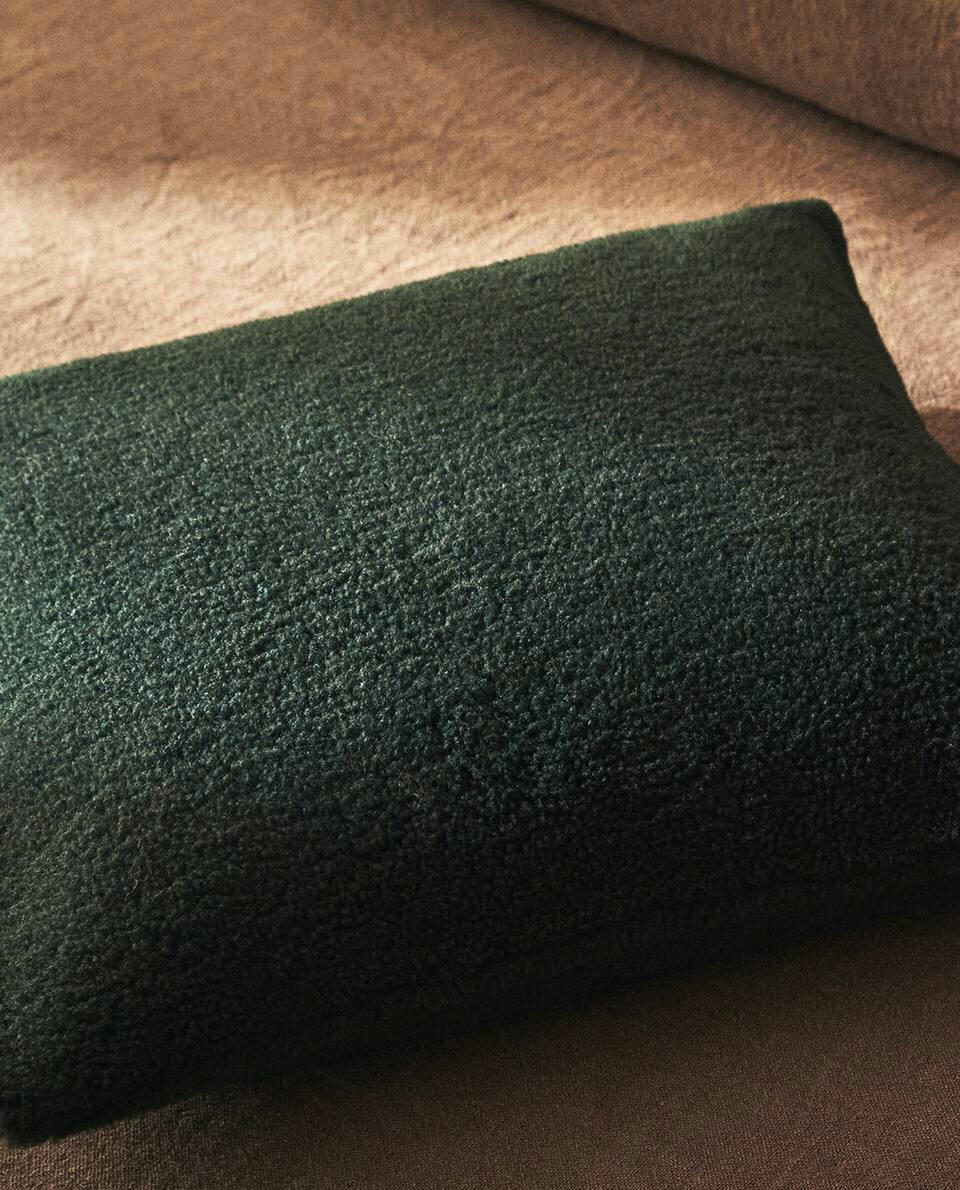 REVERSIBLE FAUX SHEARLING CHRISTMAS CUSHION COVER