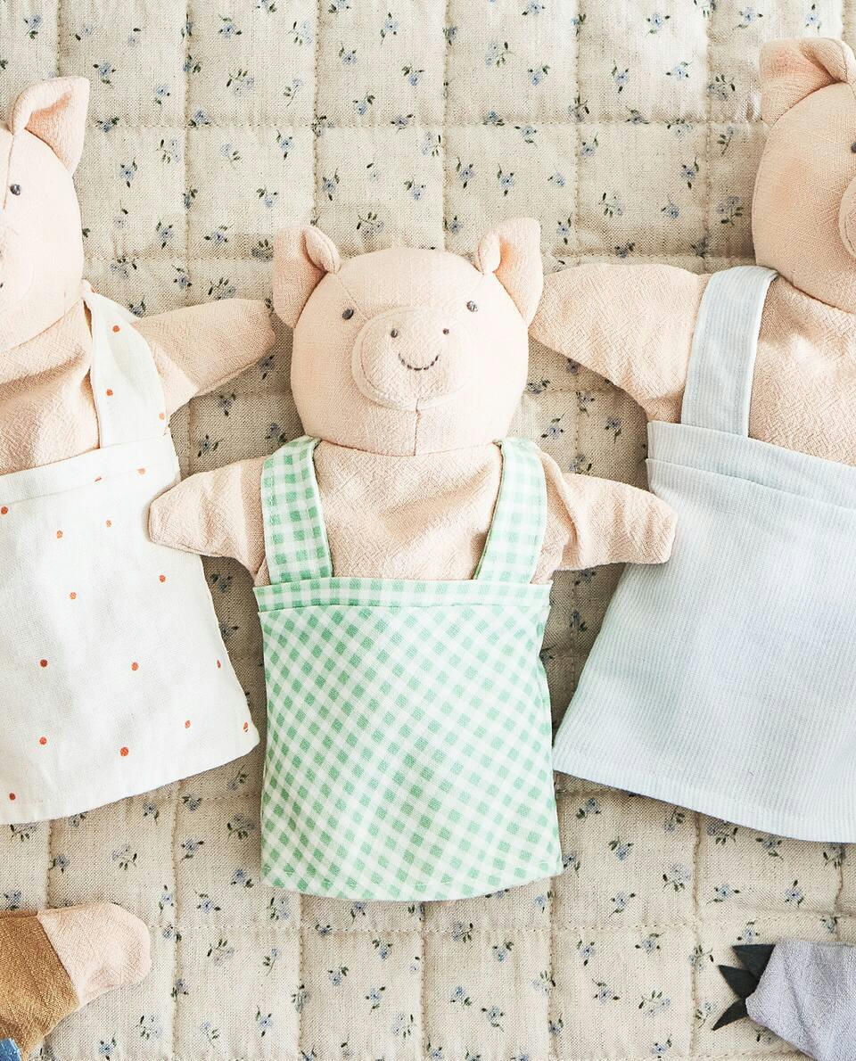 CHILDREN’S SET OF THREE LITTLE PIG PUPPETS