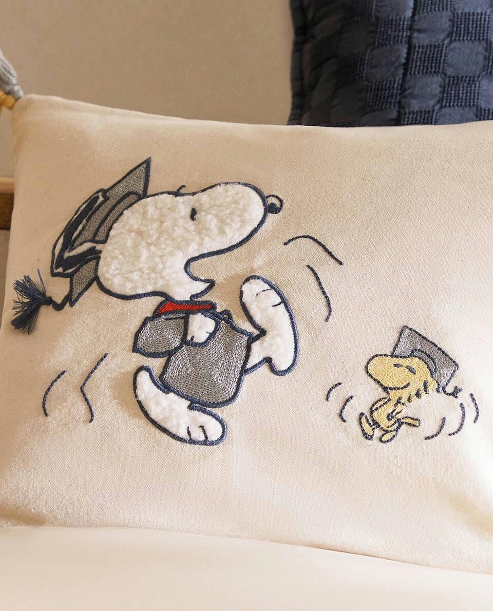 PEANUTS? CUSHION COVER WITH TASSELS