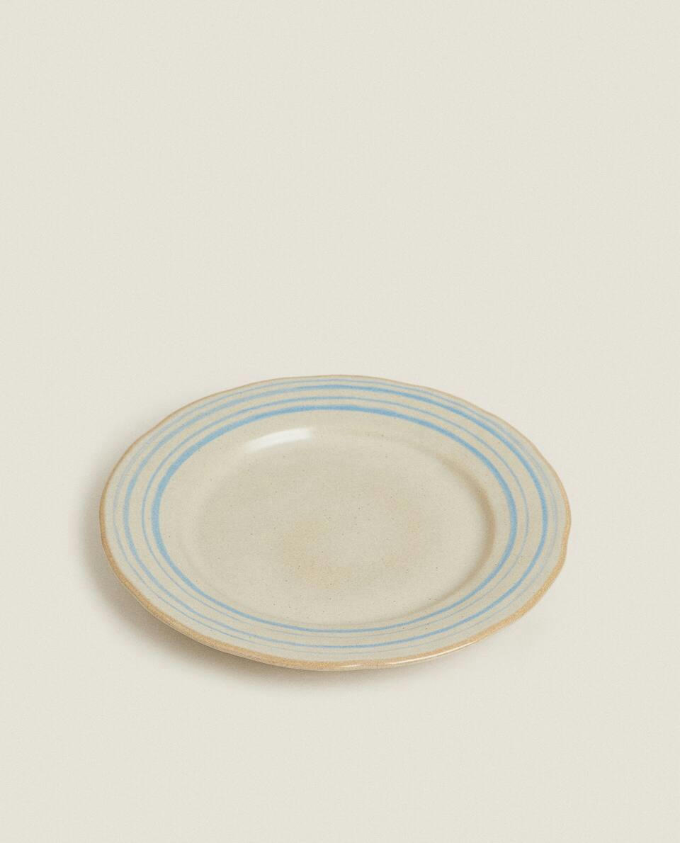 STONEWARE TABLEWARE WITH LINE DESIGN