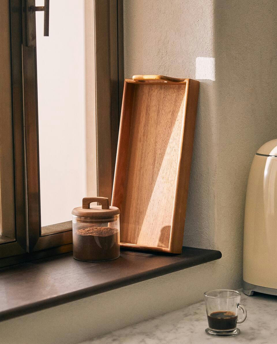 WOODEN TRAY WITH HANDLE