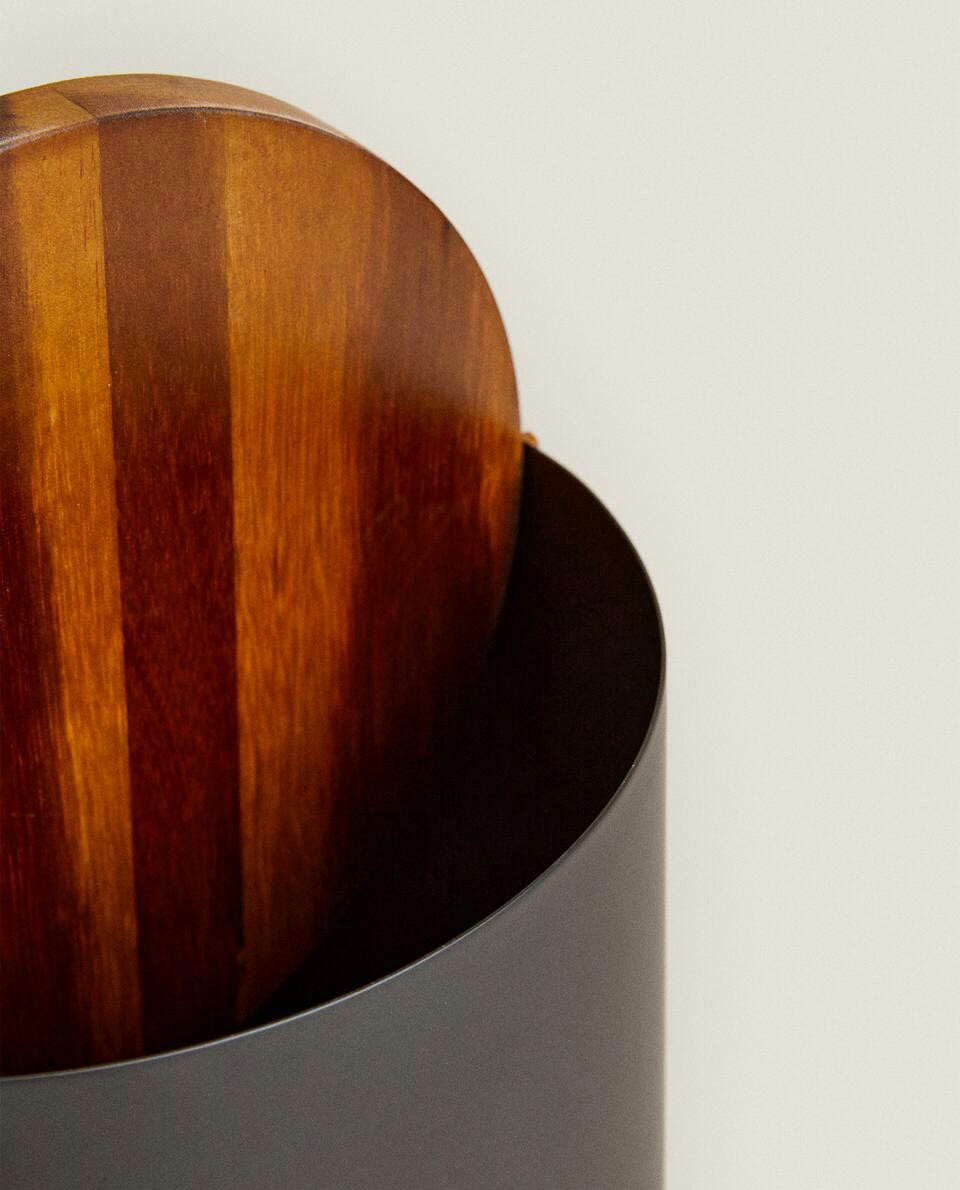 METAL BIN WITH WOOD LID