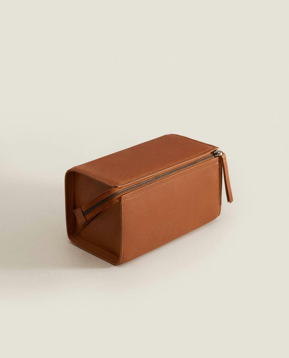 RIGID LEATHER TOILETRY BAG