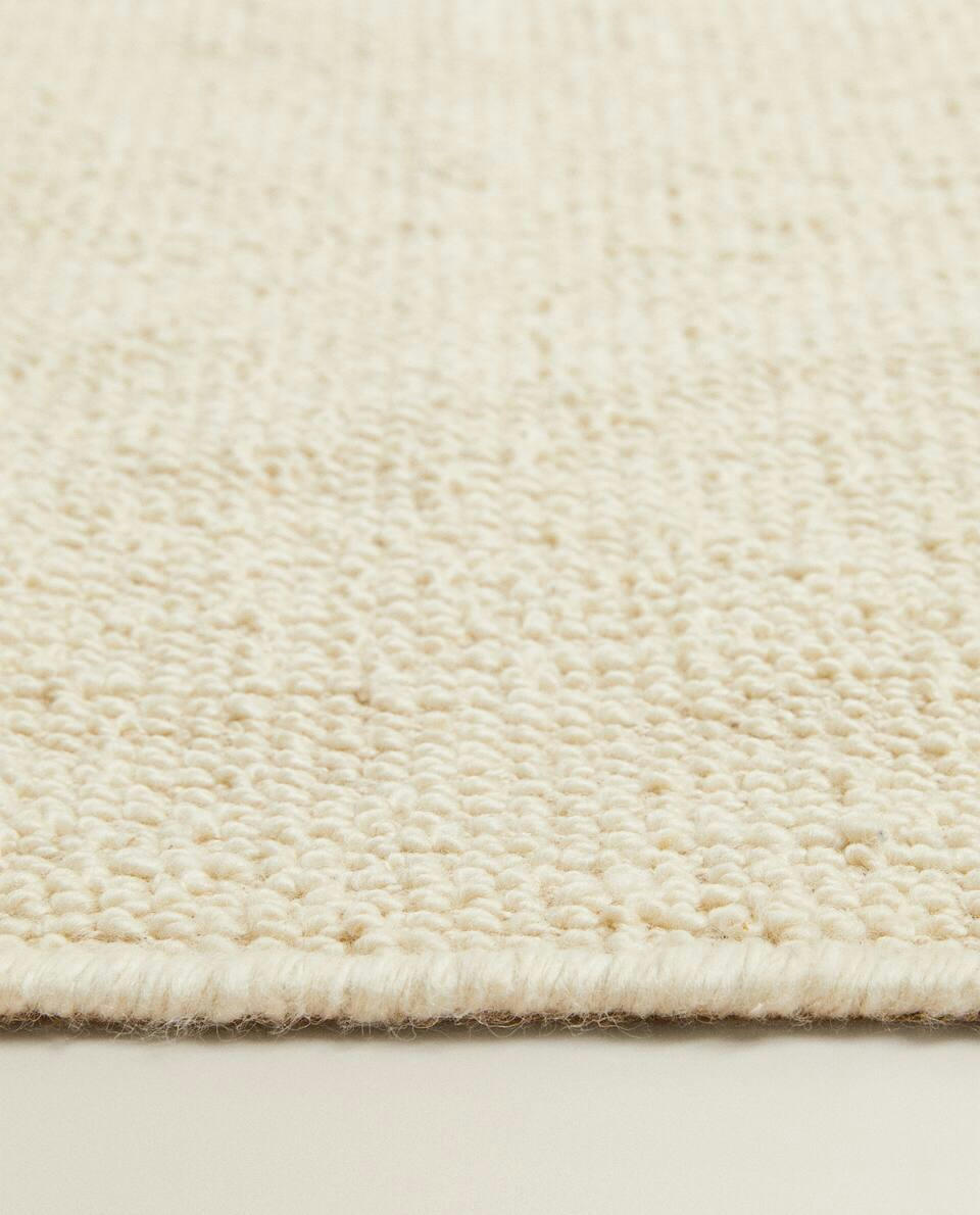 WAVY WOOLLEN RUG