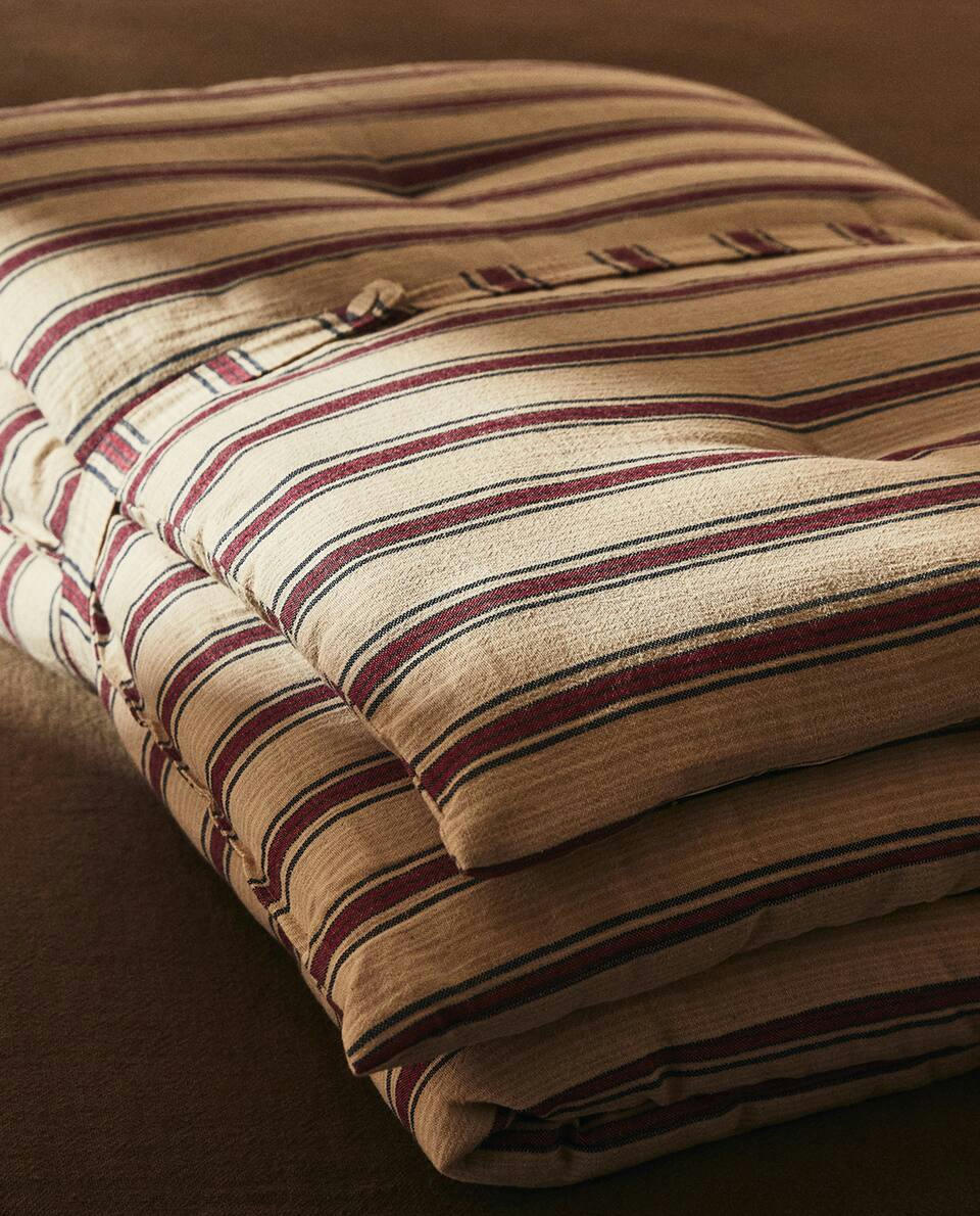 STRIPED CHRISTMAS TOPPER