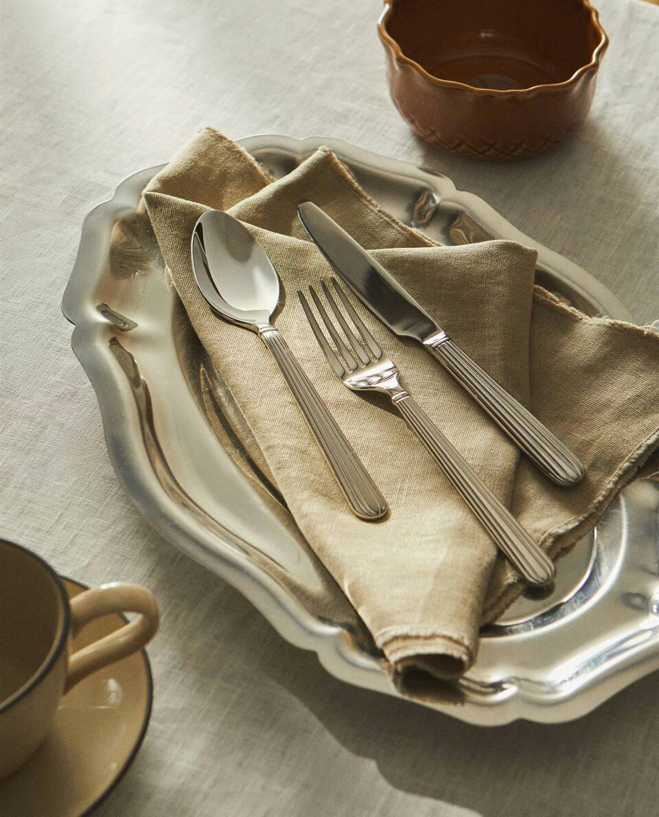 STEEL CUTLERY SET WITH SCORED HANDLE (3-PACK)