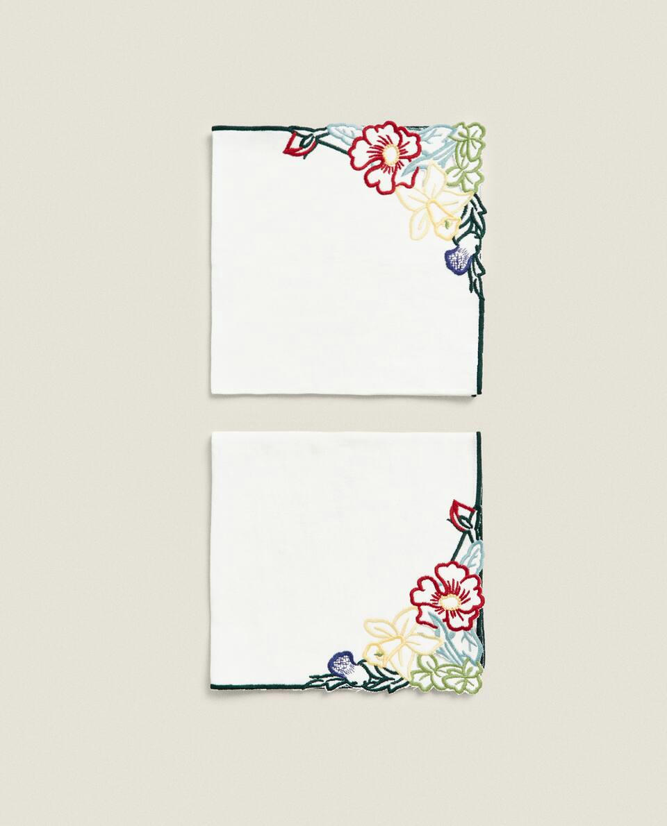 PACK OF EMBROIDERED FLORAL RAMIE NAPKINS (PACK OF 2)