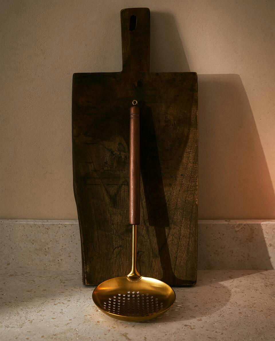 WOOD AND METAL SKIMMER