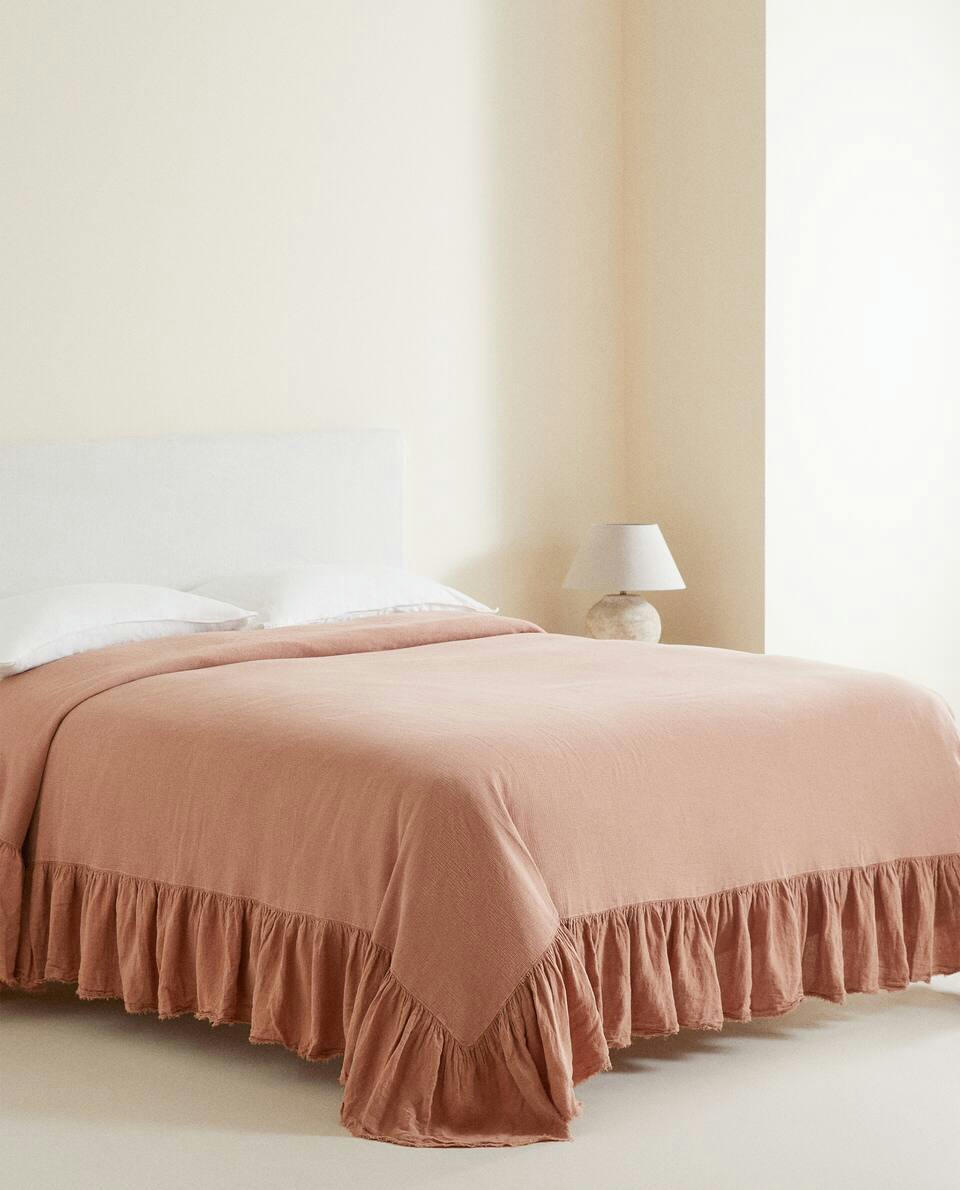 LINEN RUFFLE BEDSPREAD
