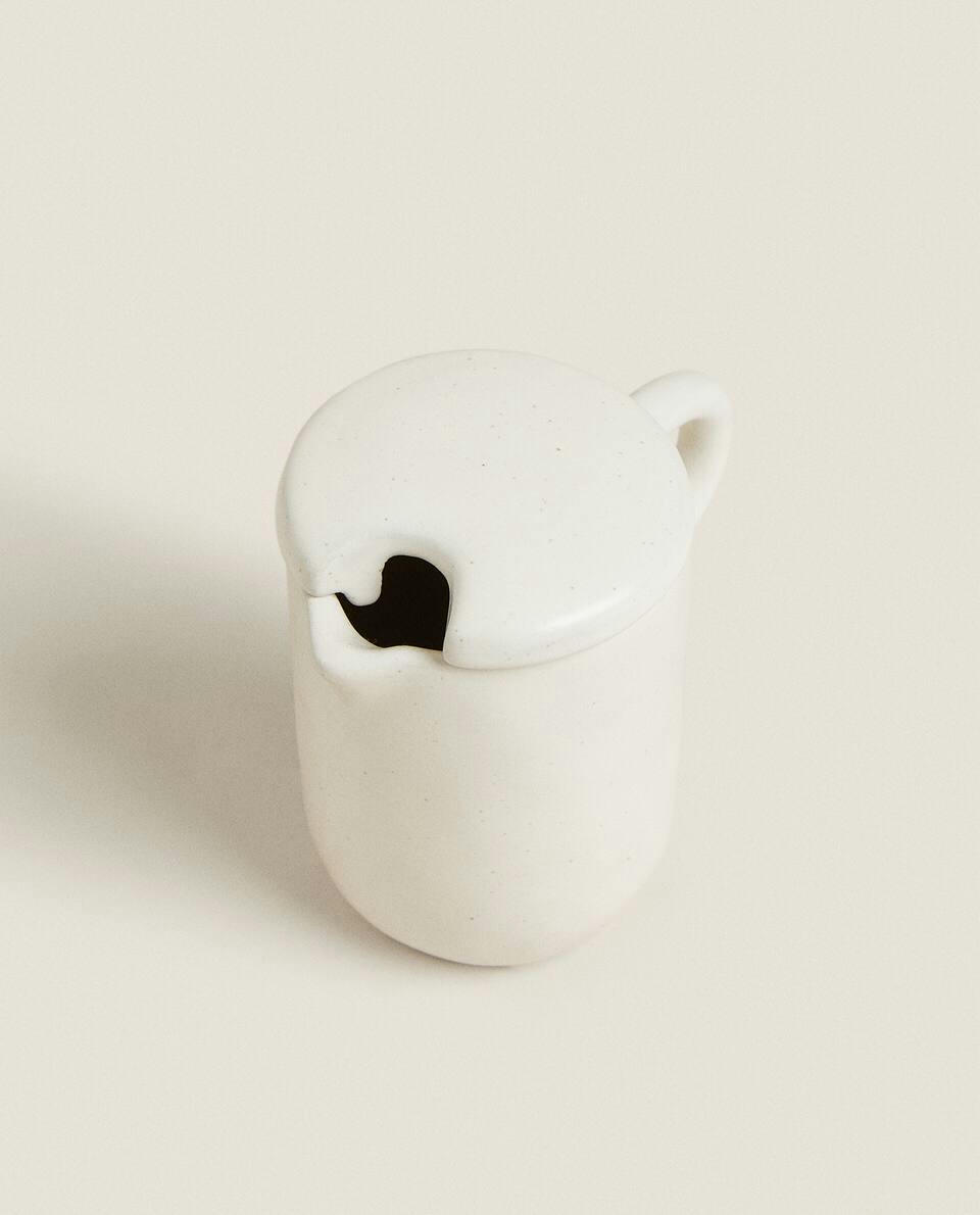 TEXTURED MILK JUG WITH LID