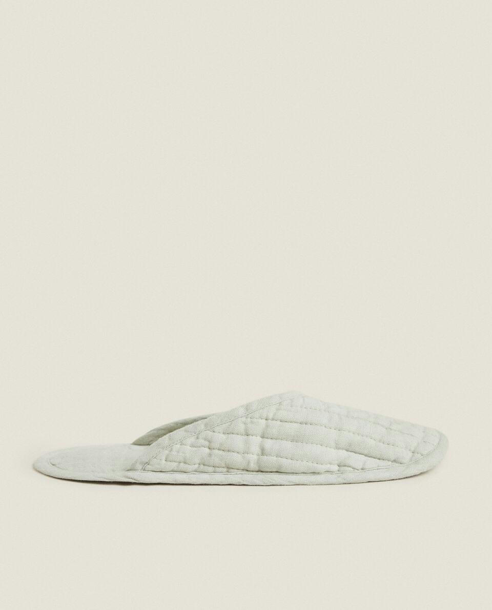 QUILTED LINEN SLIPPERS