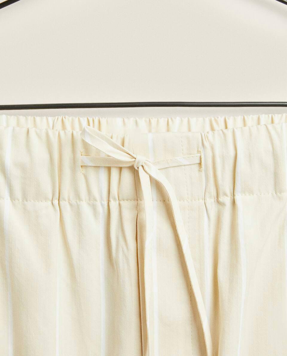 TROUSERS WITH THIN STRIPES