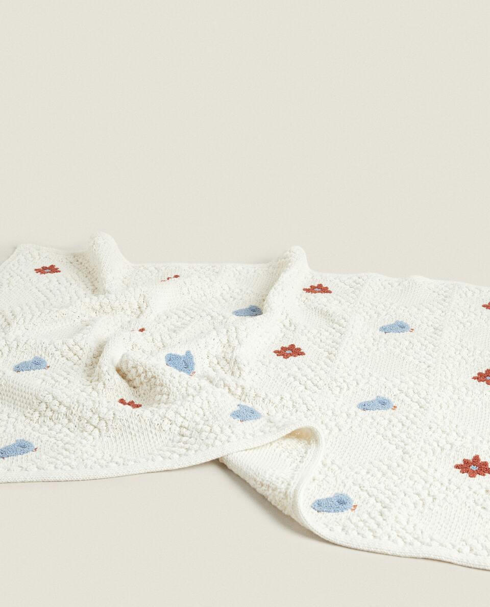 FLORAL CROCHET BLANKET