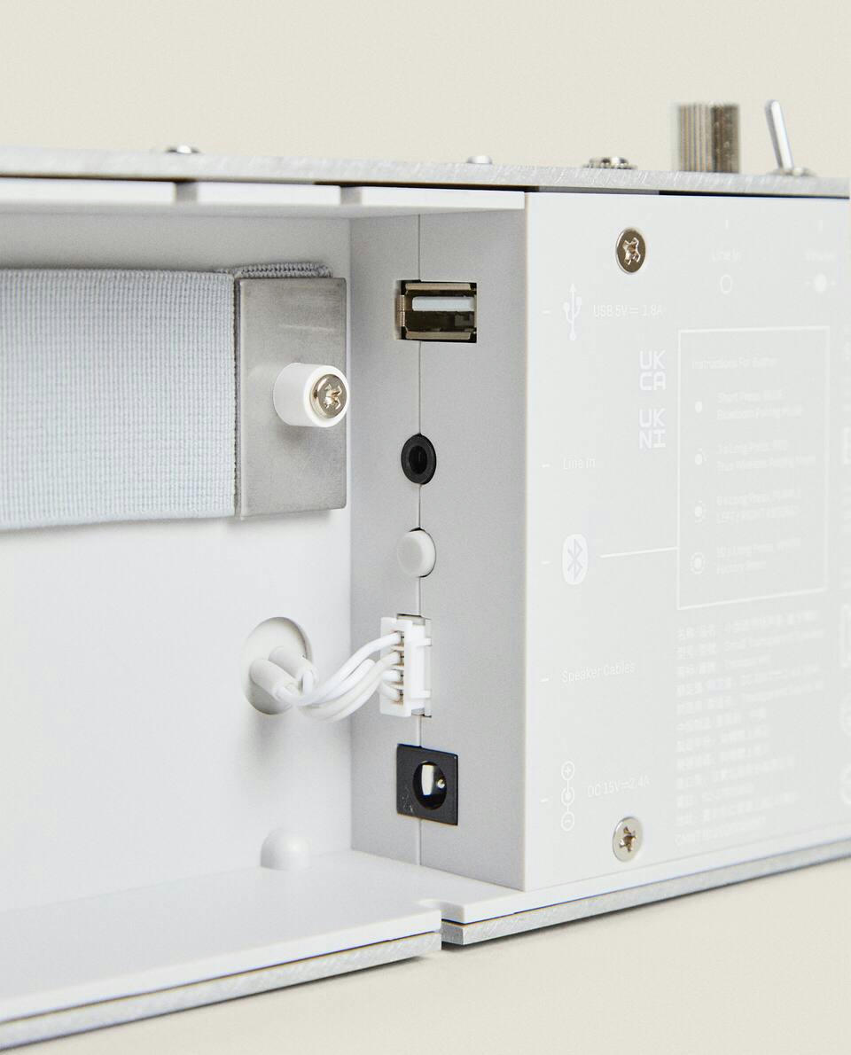 SMALL TRANSPARENT ALUMINIUM GLASS SPEAKER