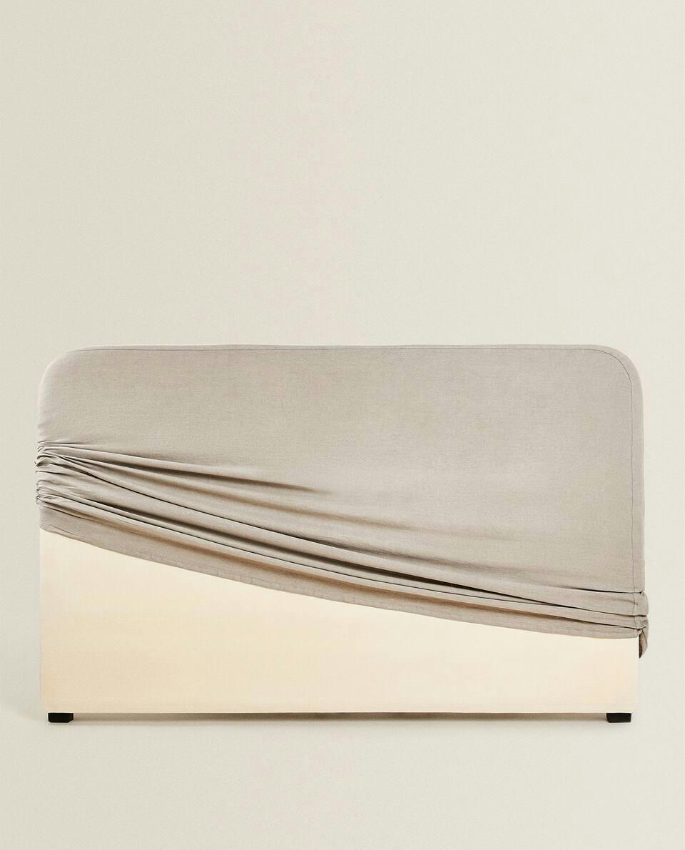 ROUNDED HEADBOARD WITH LINEN COVER