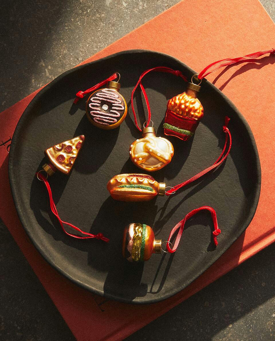 PACK OF CHRISTMAS FAST FOOD DECORATIONS (PACK OF 6)