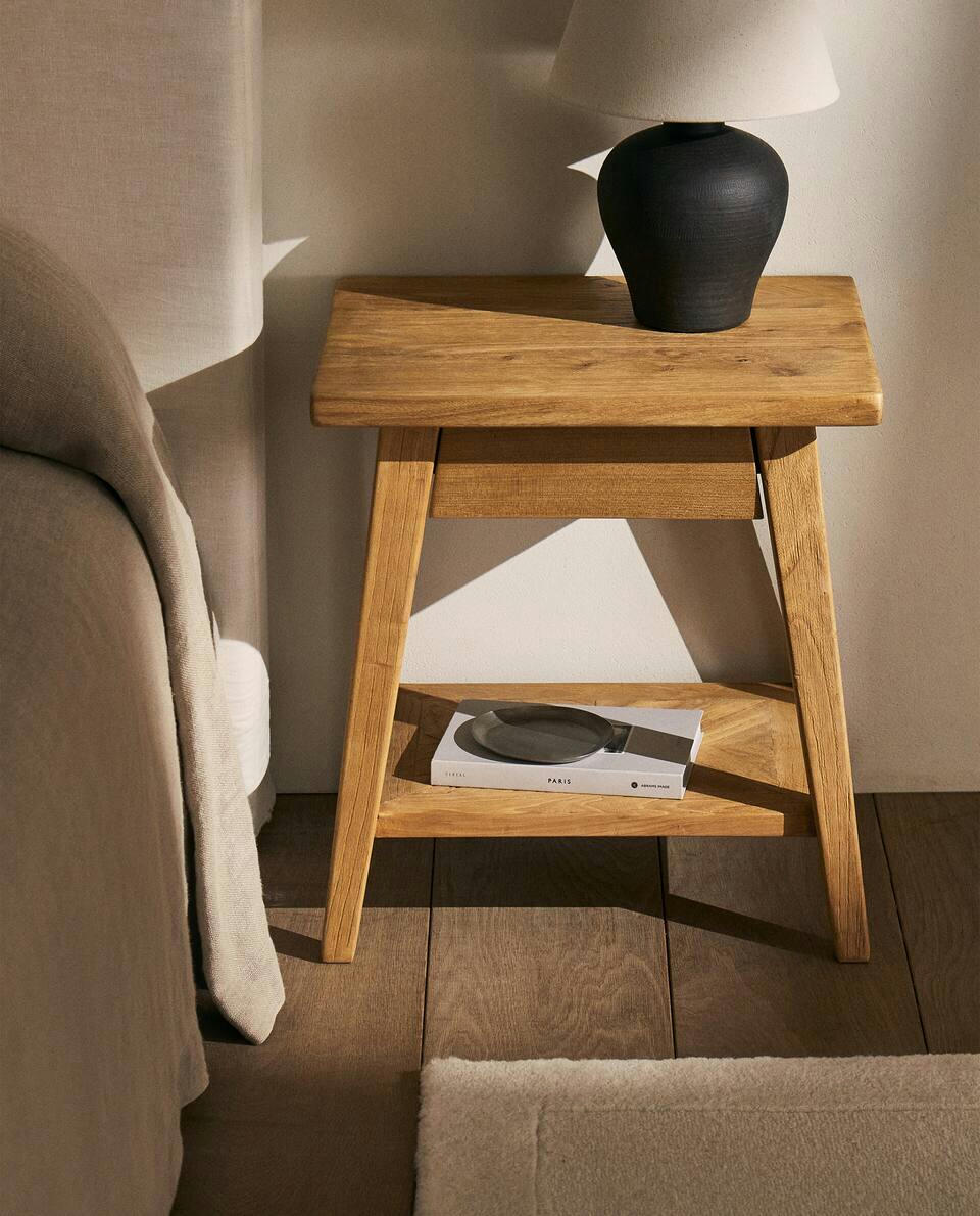 LITTLE WOODEN TABLE