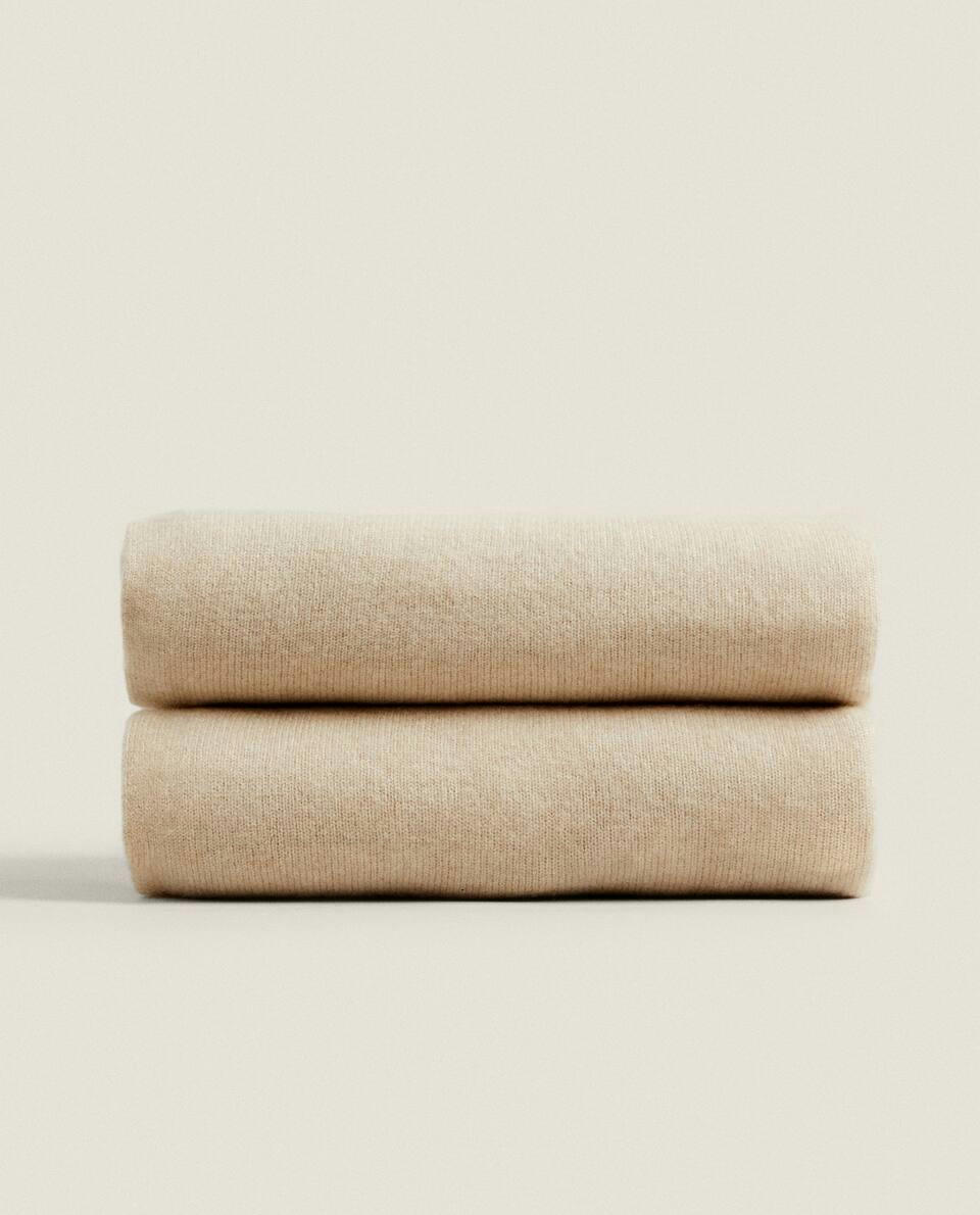 CASHMERE KNIT BLANKET