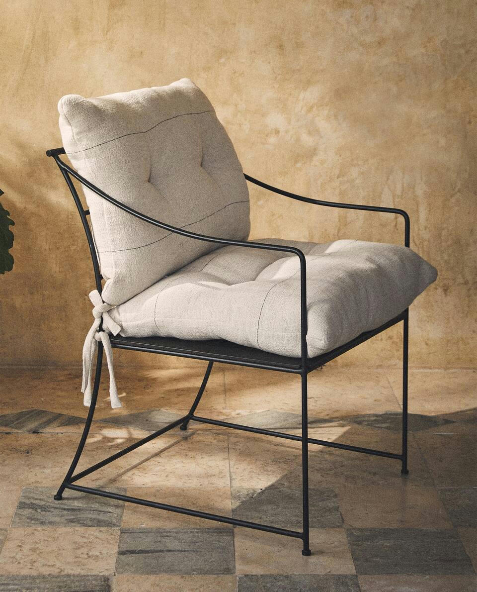METAL ARMCHAIR