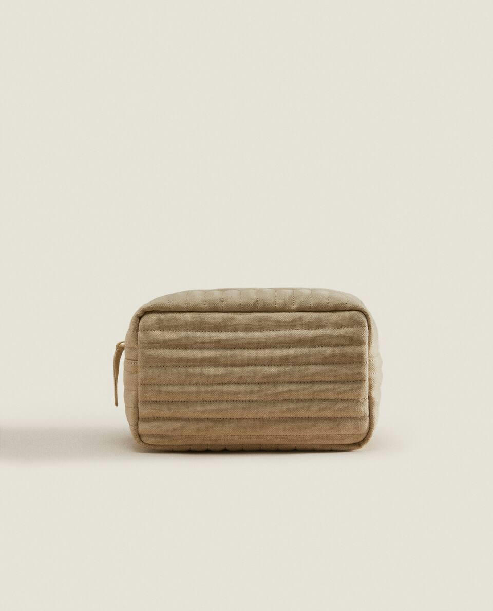 QUILTED LINEN TOILETRY BAG