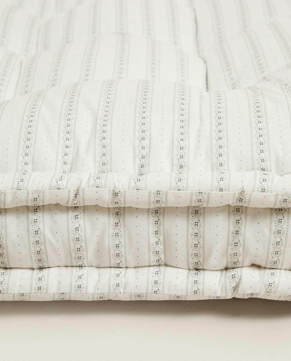 STRIPED FLOOR CUSHION