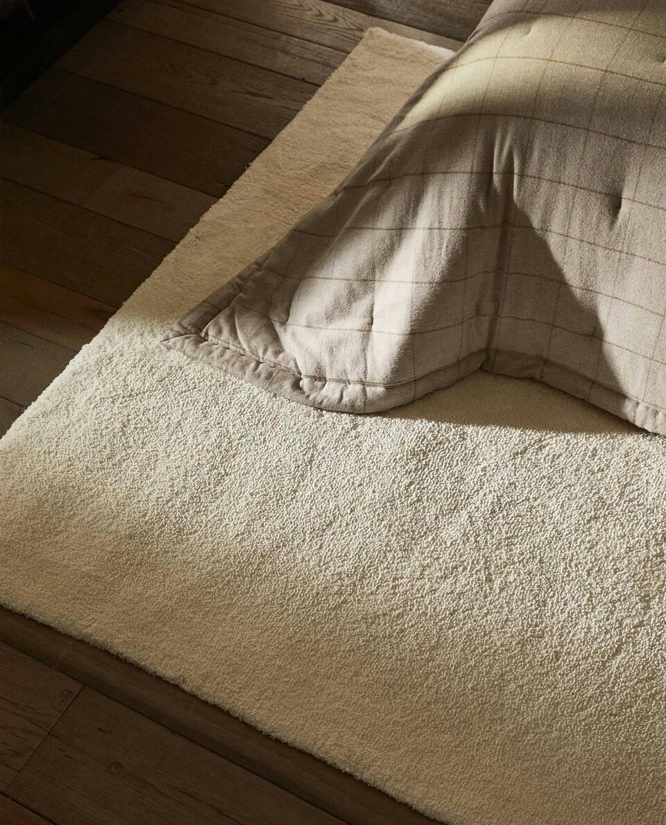 SOFT ECRU RUG