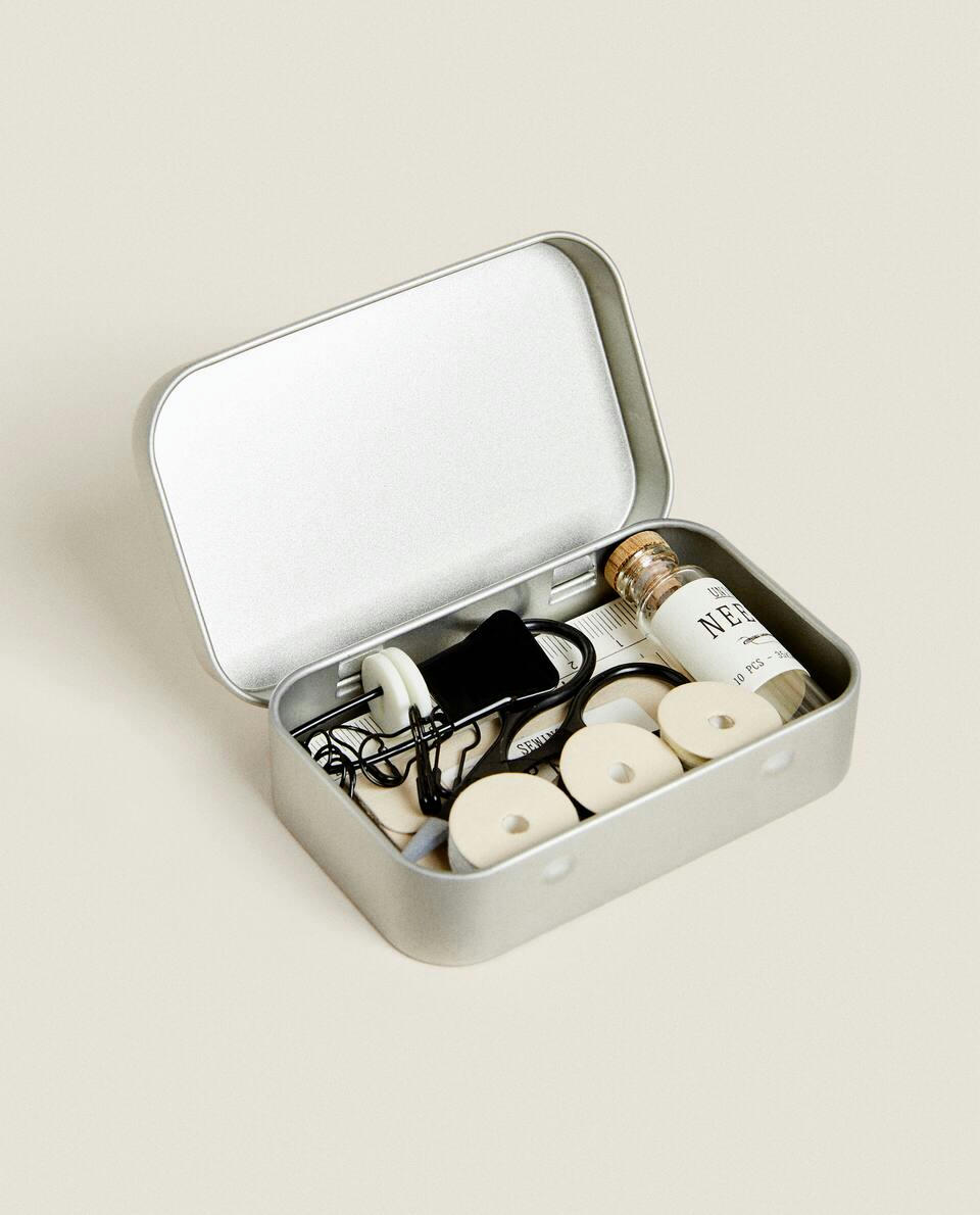 SEWING KIT