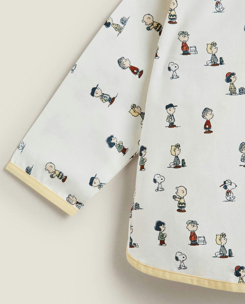 PEANUTS? BIB WITH SLEEVES