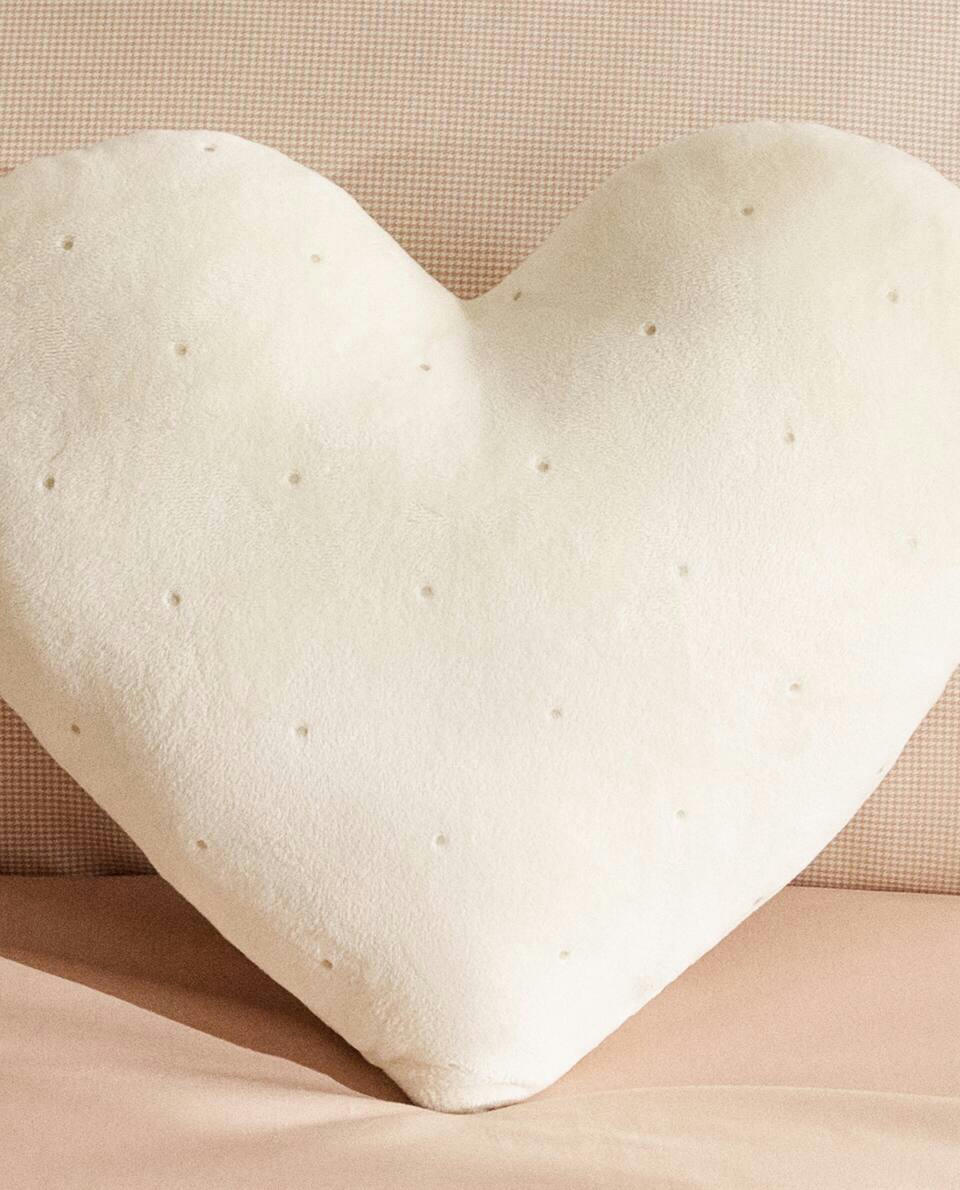 HEART-SHAPED POLKA DOT CUSHION