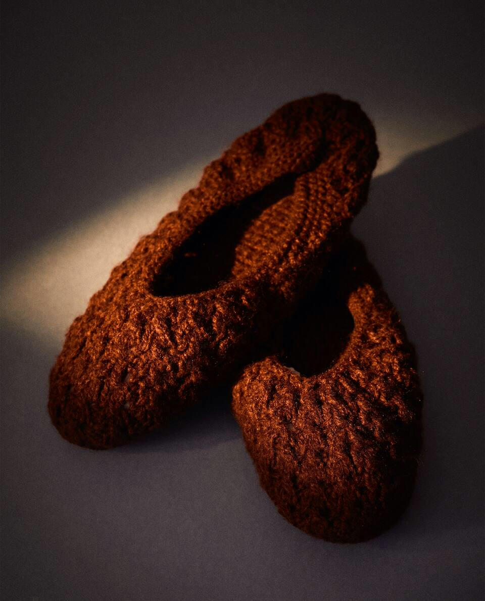 KNIT BALLERINAS