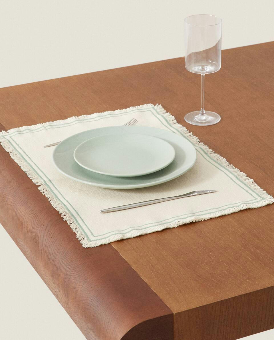 COTTON PLACEMAT WITH FRINGING