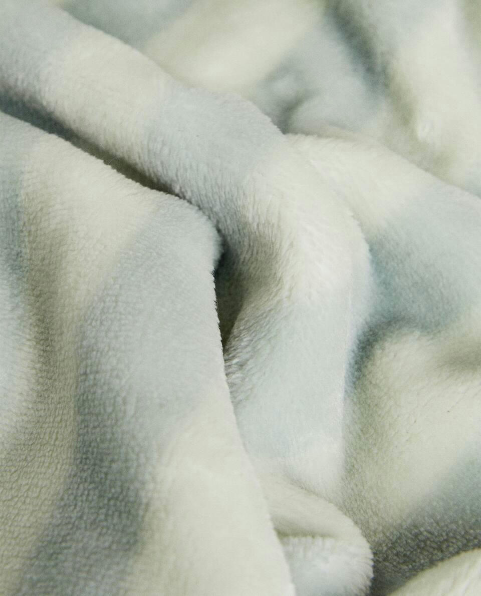 STRIPED FLEECE BLANKET