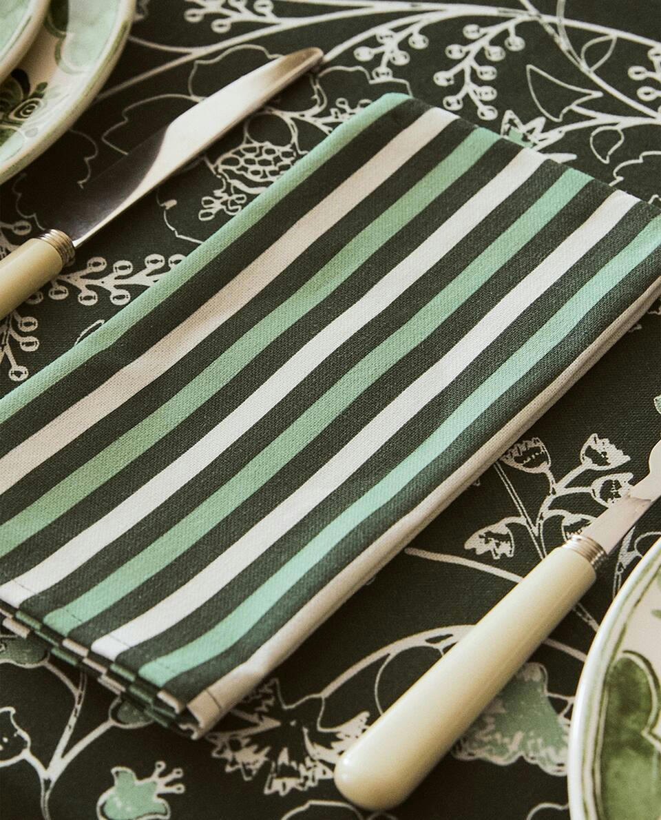 PACK OF FLORAL COTTON NAPKIN (PACK OF 2)